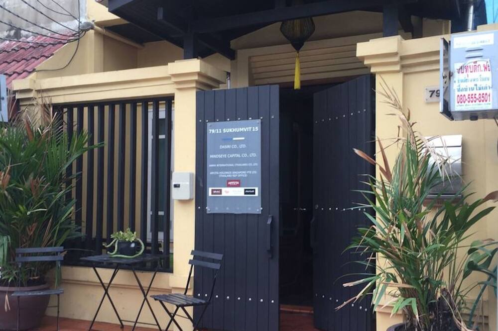 Photo of Outdoor in Khlong Toei Nuea