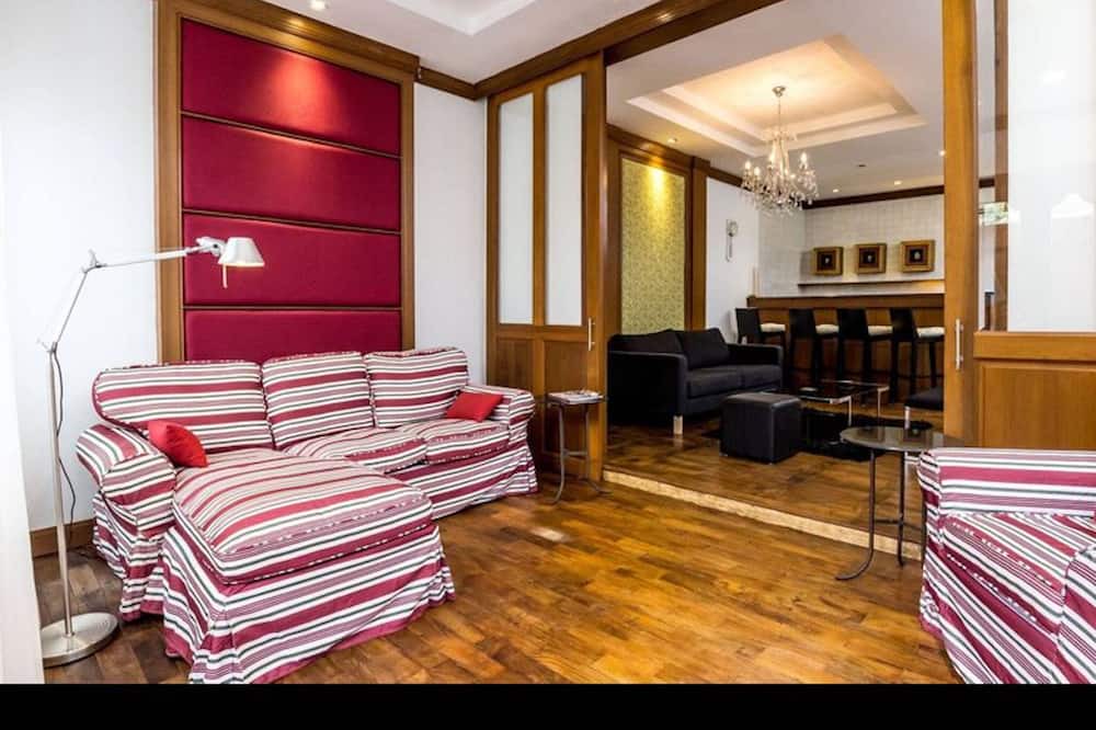 Photo of Livingroom in Khlong Toei Nuea