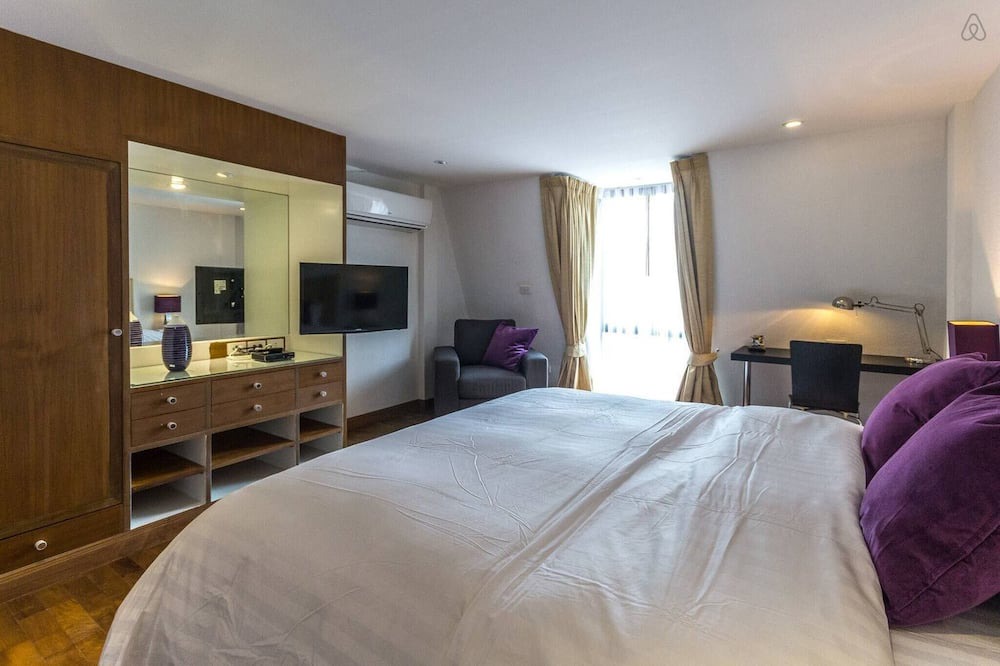 Photo of Bedroom in Khlong Toei Nuea