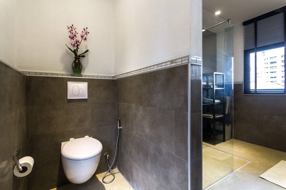 Photo of Bedroom in Khlong Toei Nuea