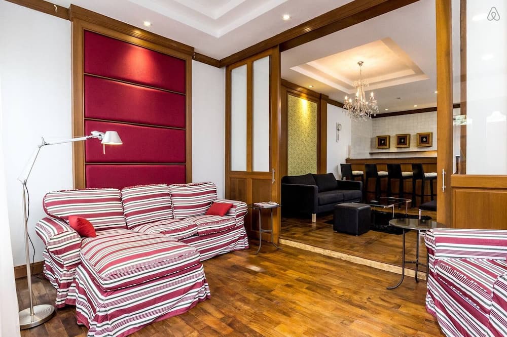 Photo of Livingroom in Khlong Toei Nuea