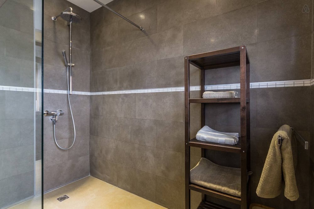 Photo of Bathroom in Khlong Toei Nuea