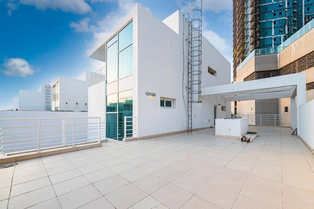 Photo of Outdoor in Al Sufouh 1