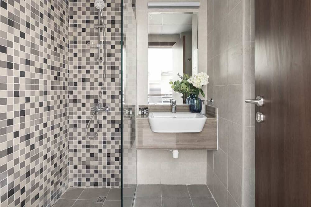 Photo of Bathroom in Discovery Gardens