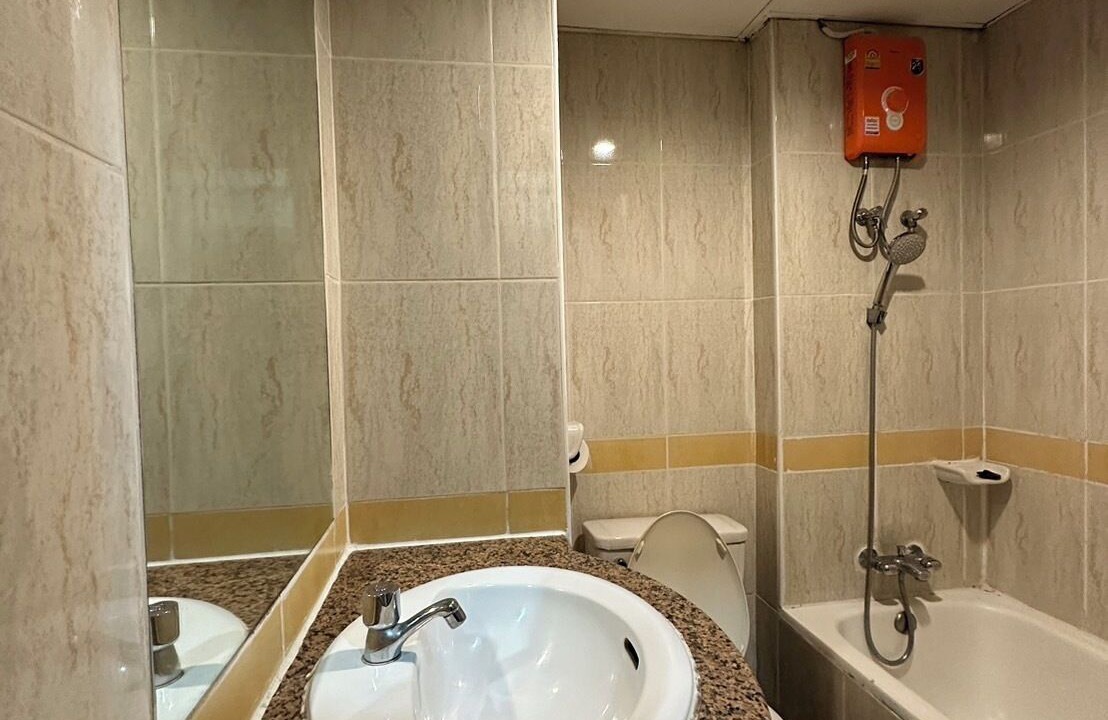 Photo of Bathroom in Saphan Sung