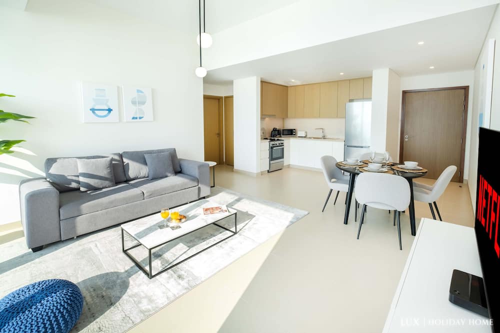 Photo of Livingroom in Al Sufouh 2
