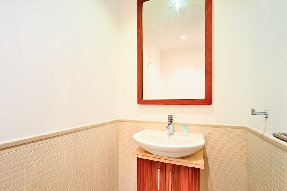 Photo of Bathroom in Al Sufouh 2