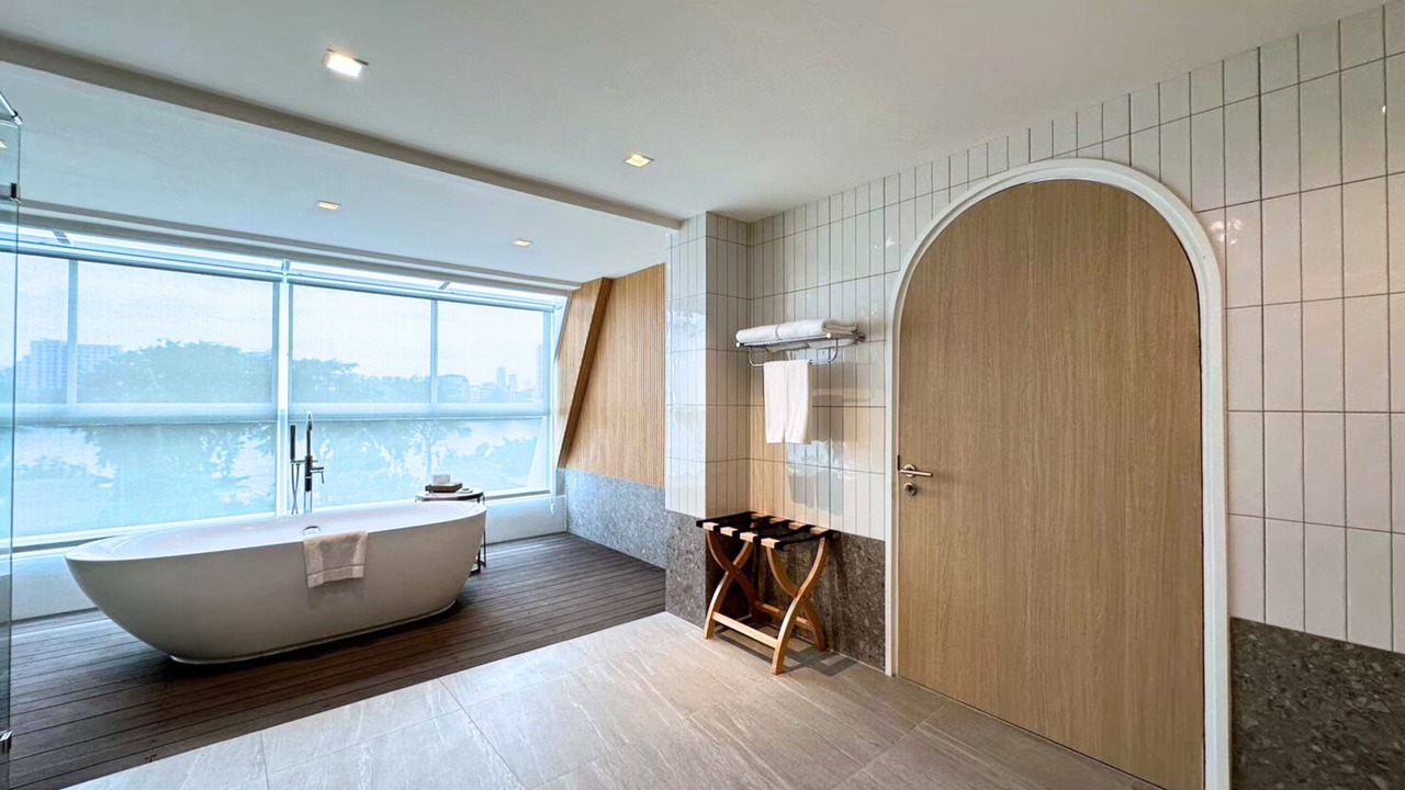 Photo of Bathroom in Bang Lamphu Lang