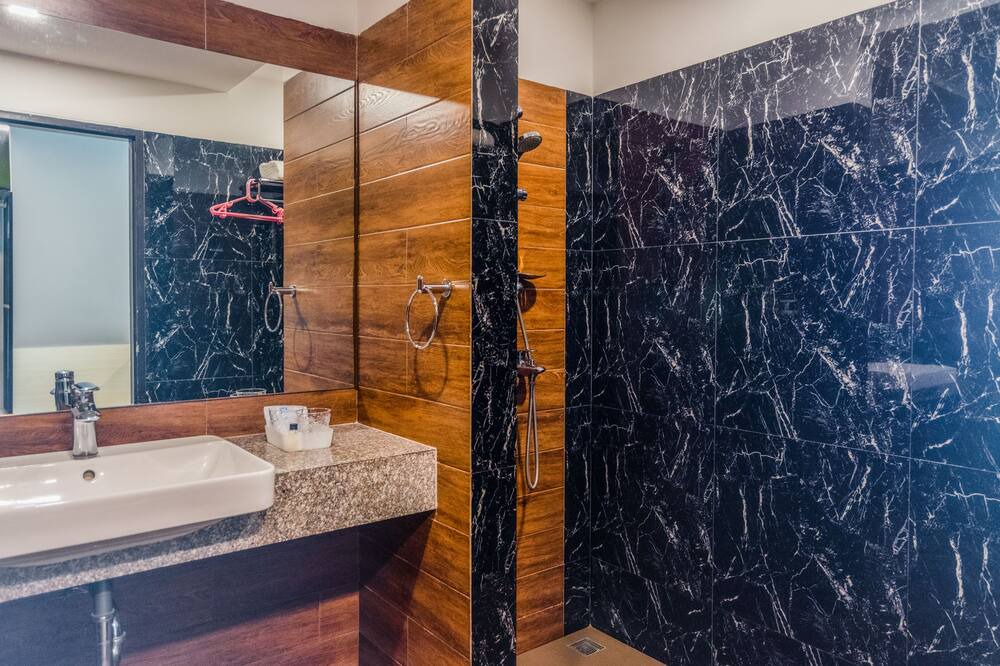 Photo of Bathroom in Pong