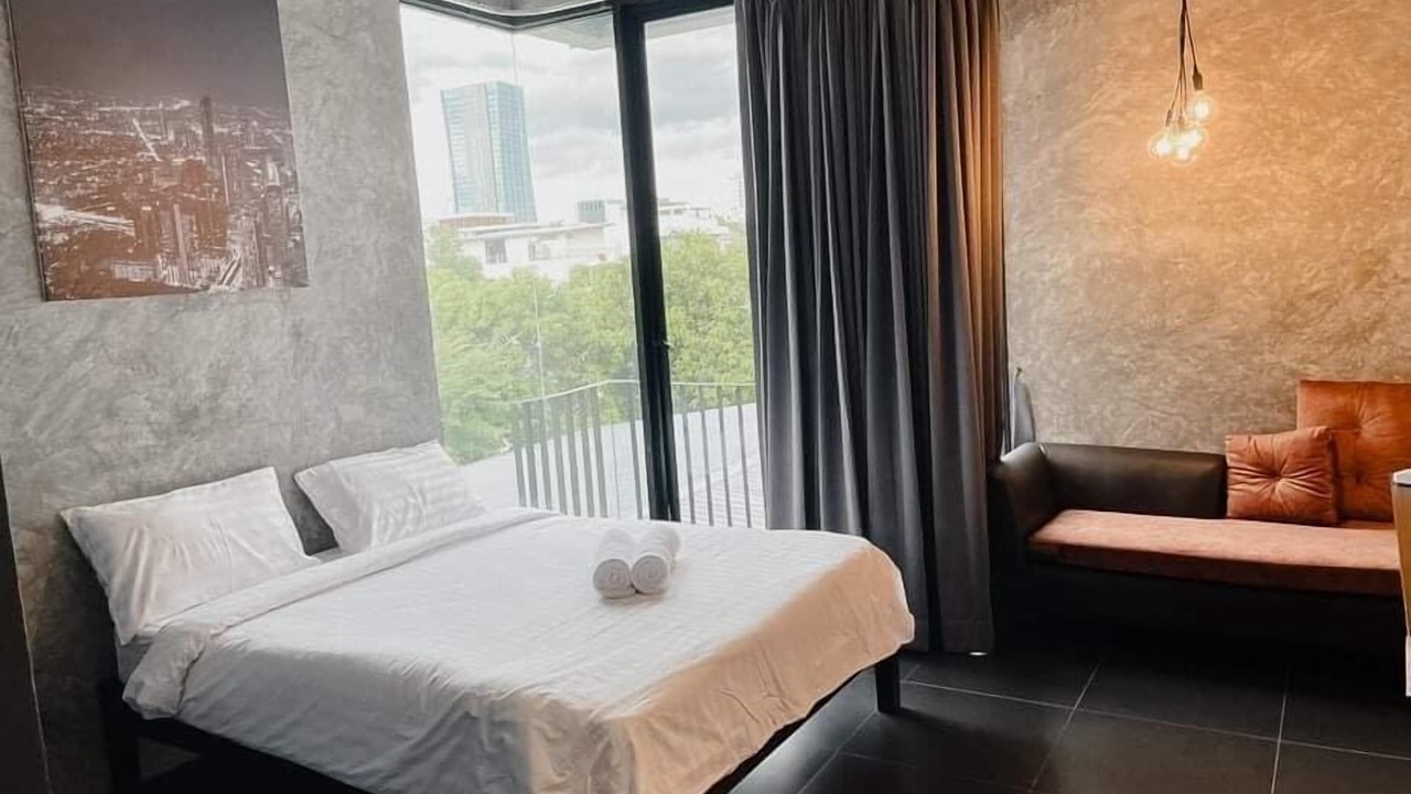 Photo of Bedroom in Samsen Nai