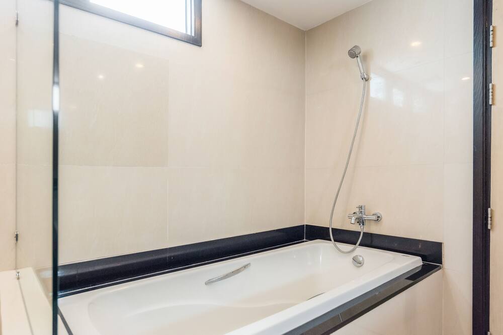 Photo of Bathroom in Samsen Nai