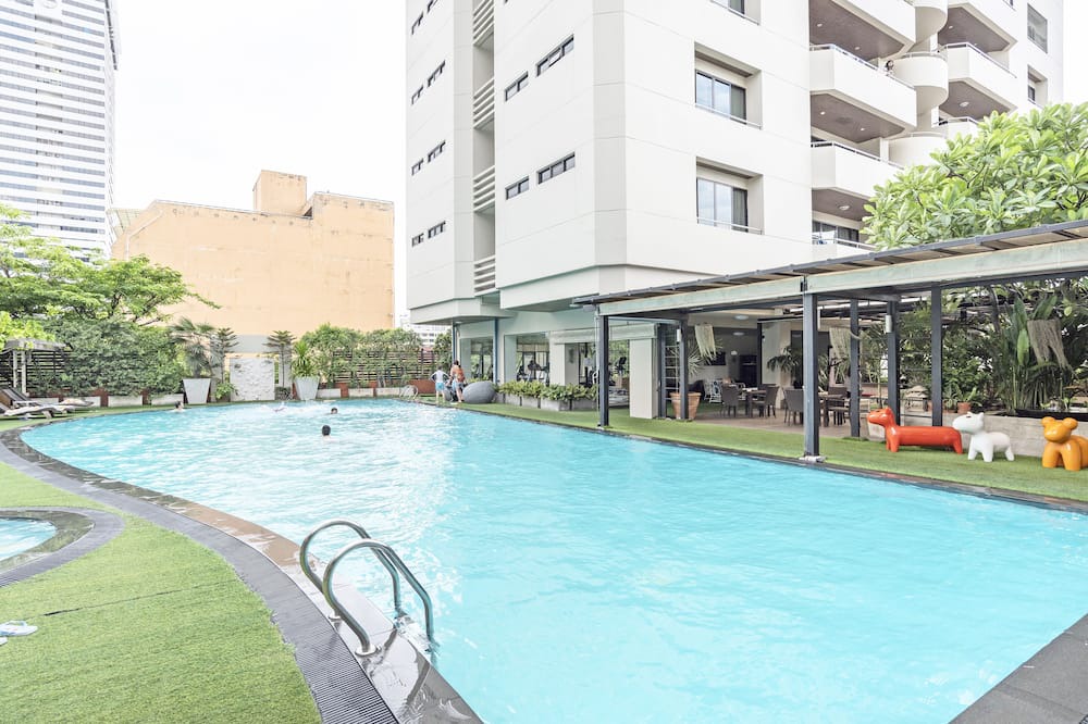 Photo of Outdoor in Samsen Nai