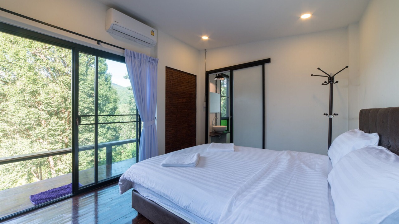 Photo of Bedroom in Mae Wang