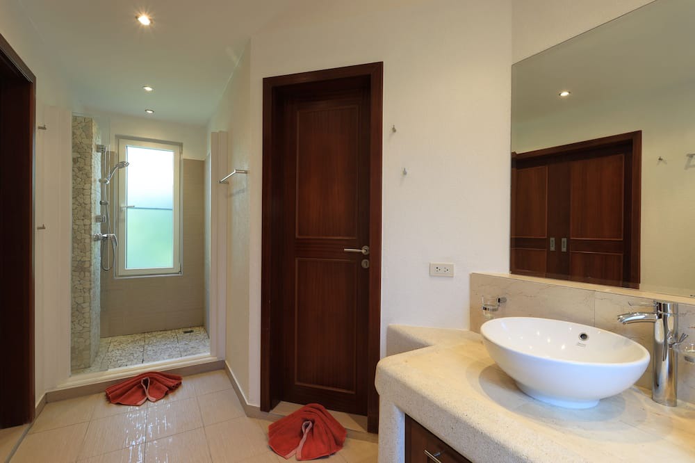Photo of Bathroom in Klong Son