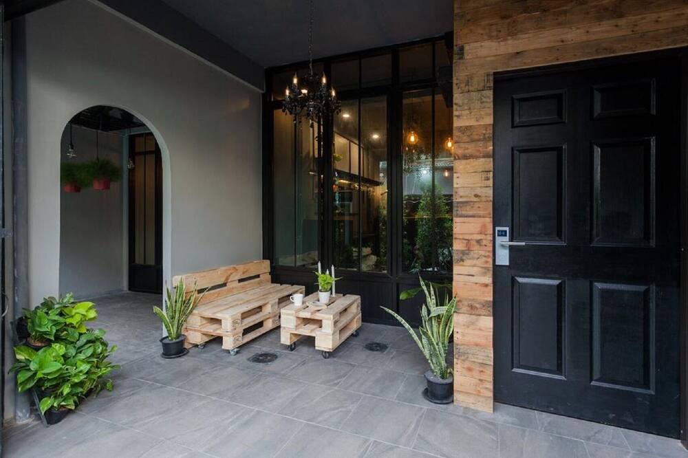 Photo of Patio Balcony in Wang Burapha Phirom