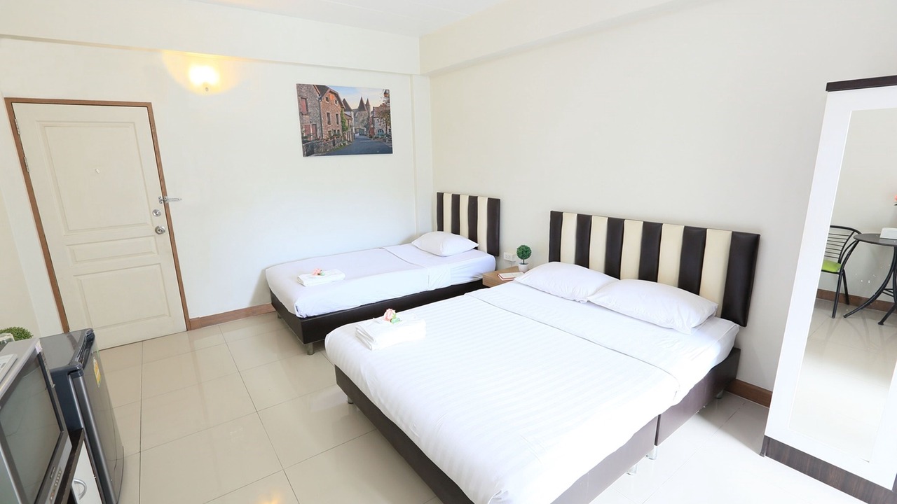 Photo of Bedroom in Khanna Yao