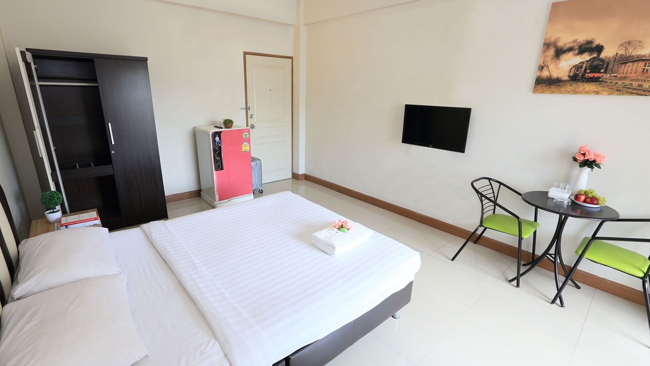Photo of Bedroom in Khanna Yao
