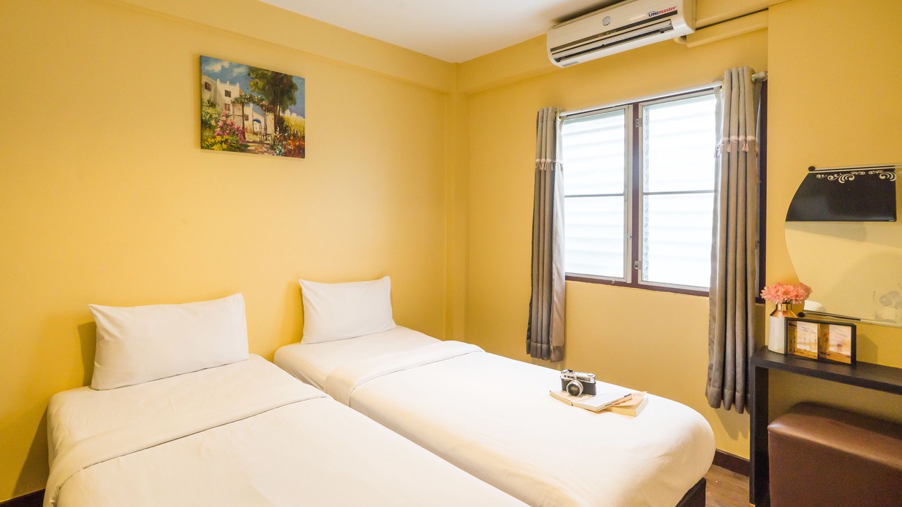Photo of Bedroom in Samsen Nok
