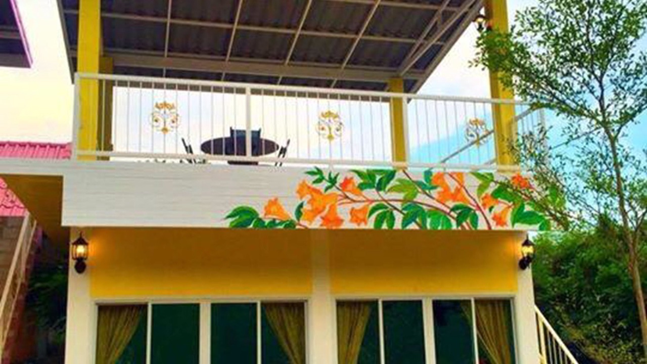 Photo of Buildings in Tha Thaewawong