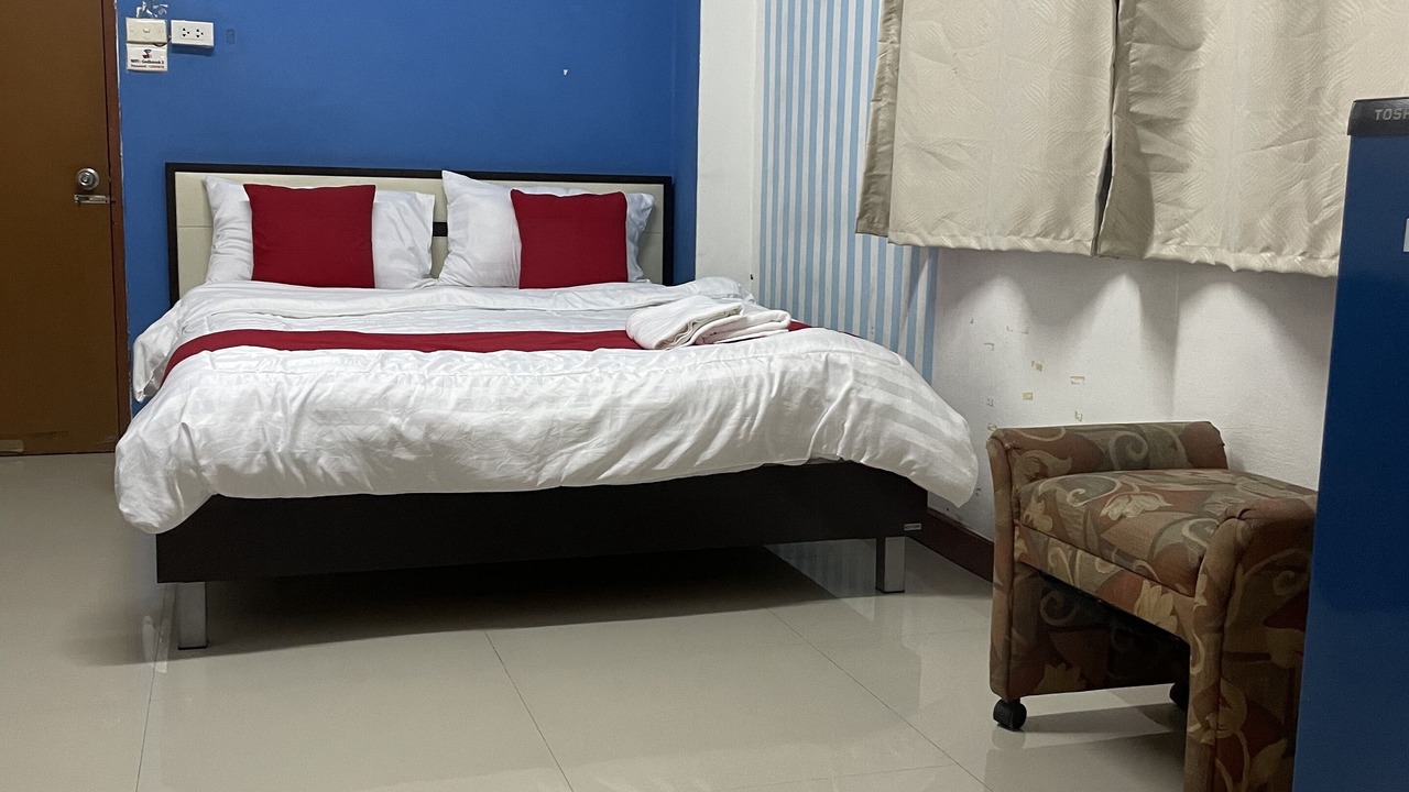 Photo of Bedroom in Khlong Thanon