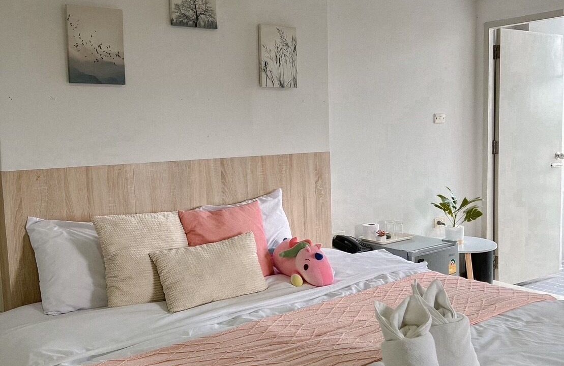 Photo of Bedroom in Khanna Yao