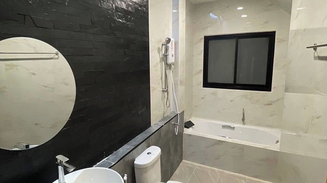Photo of Bathroom in Sanamchai