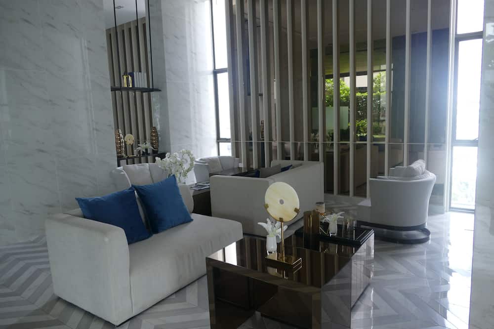 Photo of Livingroom in Phra Khanong Nuea