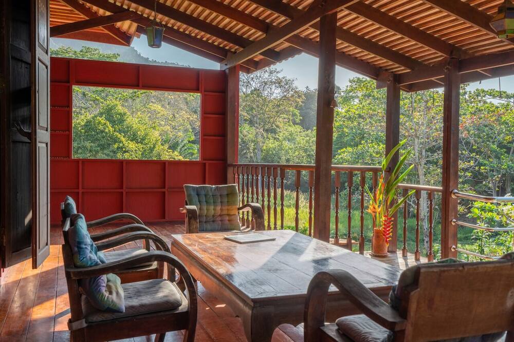Photo of Patio Balcony in Nuea Khlong