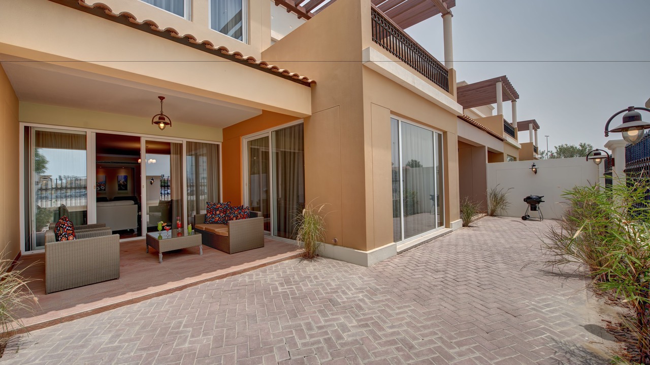 Photo of Outdoor in Al Barsha 2