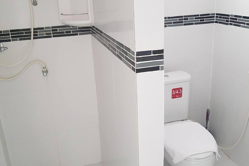 Photo of Bathroom in Pak Nam Pran