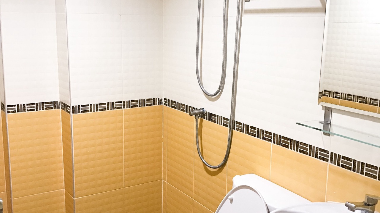 Photo of Bathroom in Tha Thaewawong