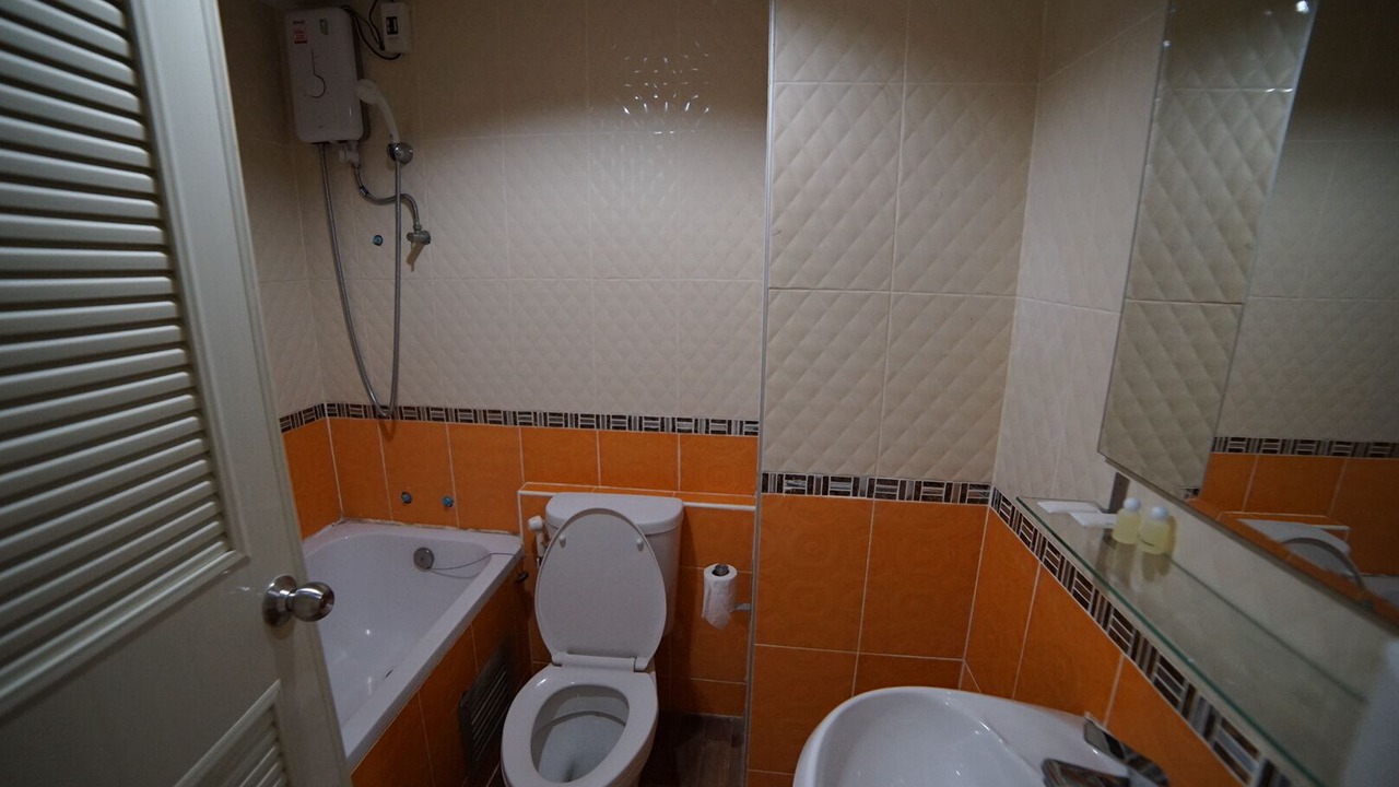 Photo of Bathroom in Tha Thaewawong