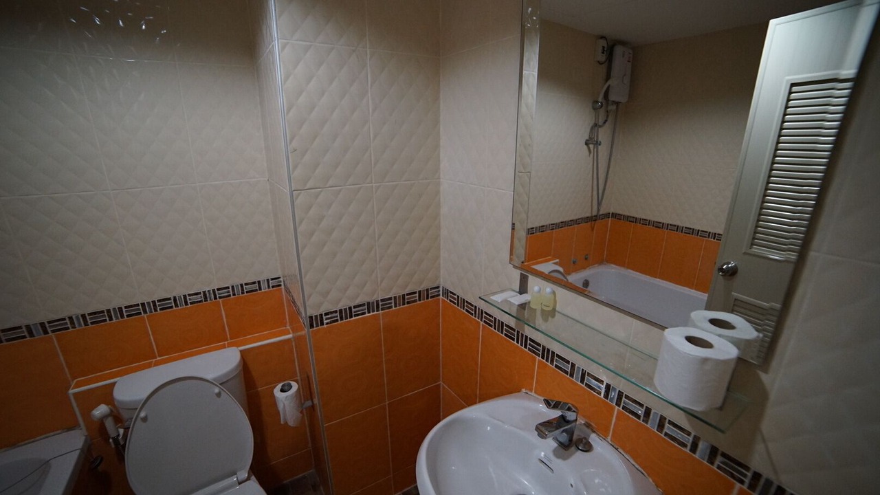 Photo of Bathroom in Tha Thaewawong