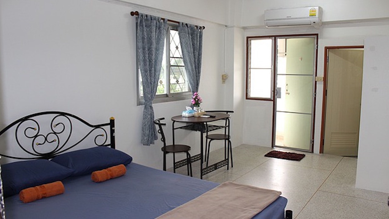Photo of Bedroom in Khlong Kluea