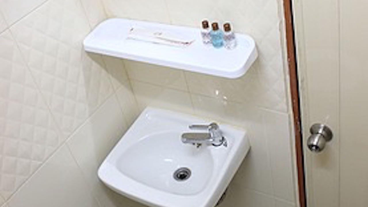 Photo of Bathroom in Khlong Kluea