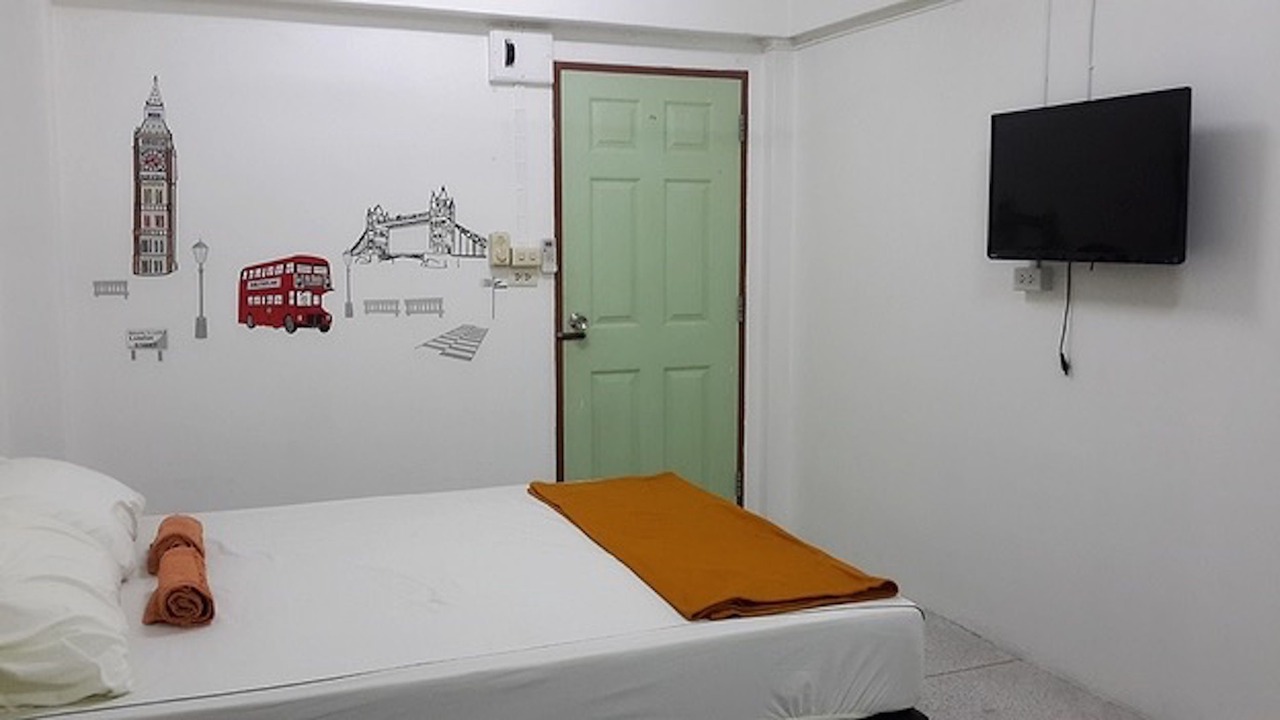 Photo of Bedroom in Khlong Kluea