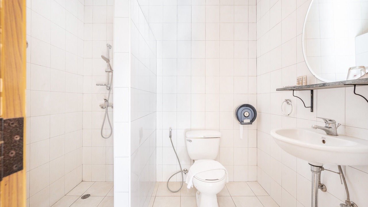 Photo of Bathroom in Pong