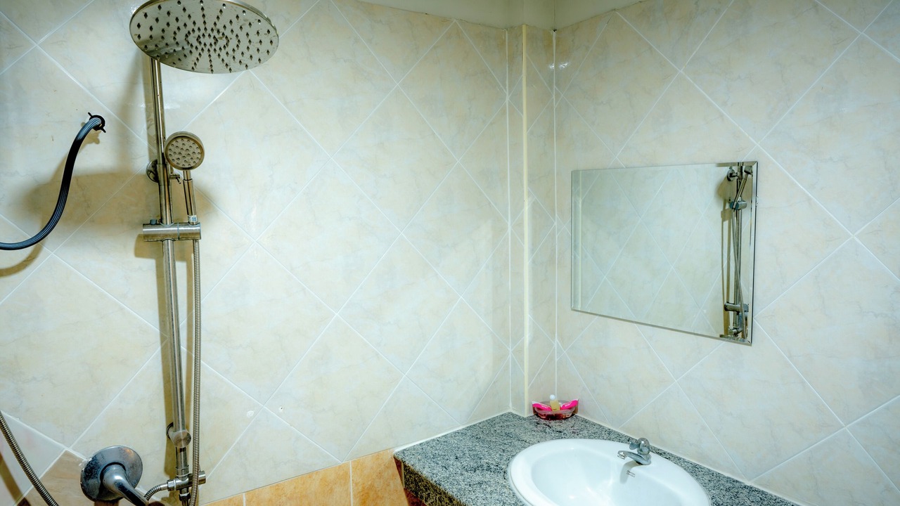 Photo of Bathroom in Tak