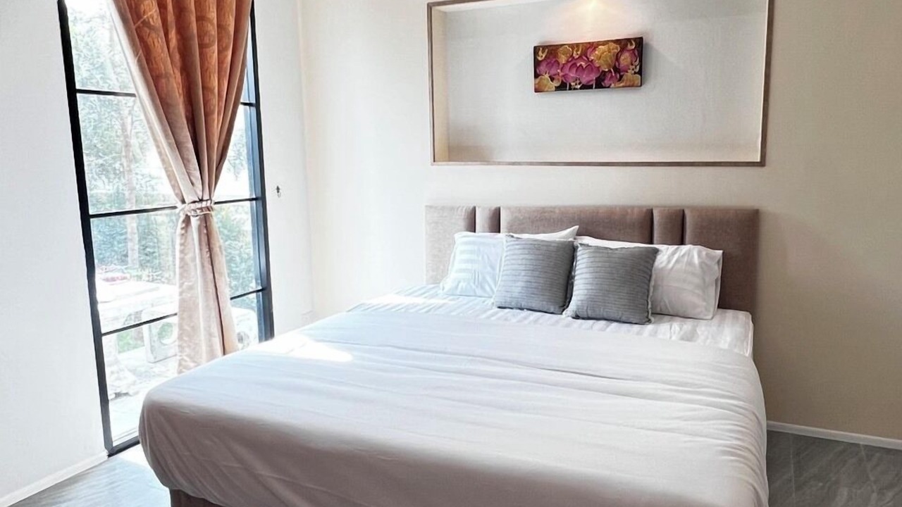 Photo of Bedroom in Racha Thewa