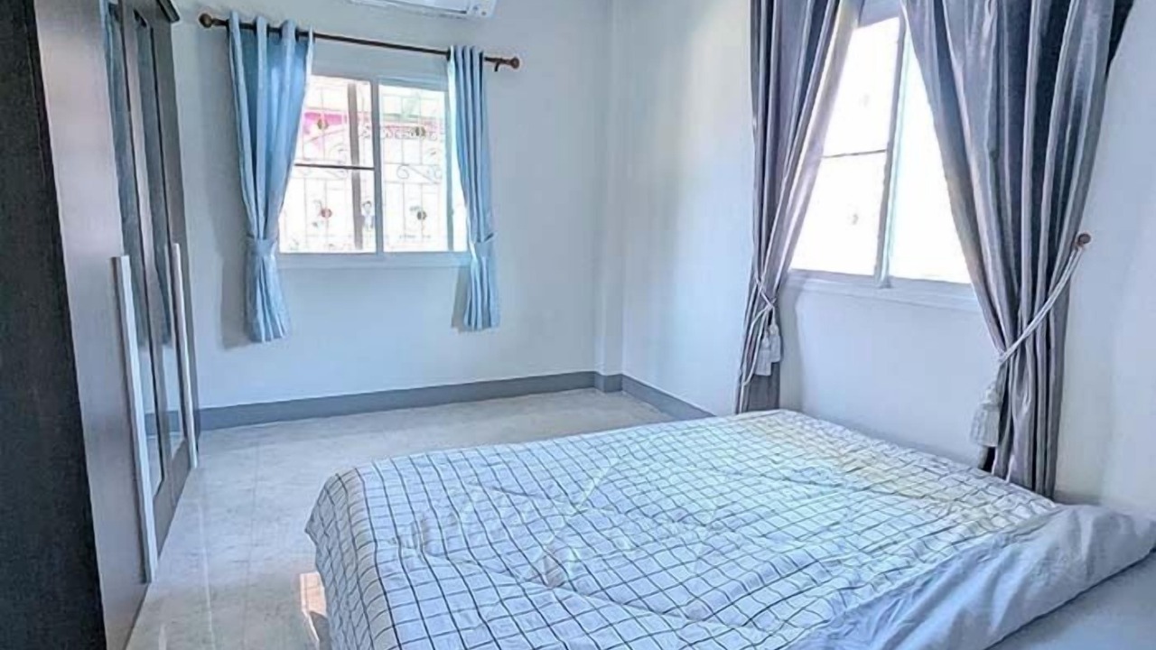 Photo of Bedroom in Mae Jo
