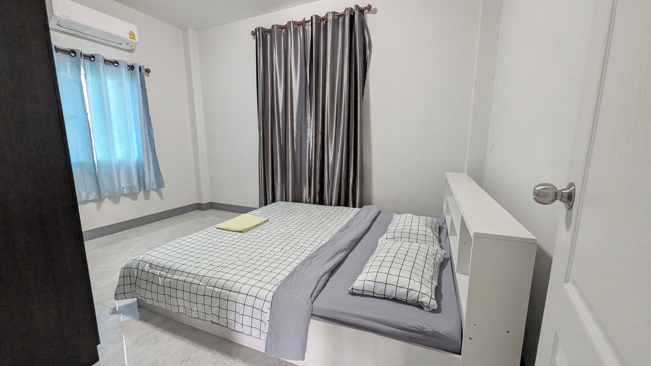 Photo of Bedroom in Mae Jo