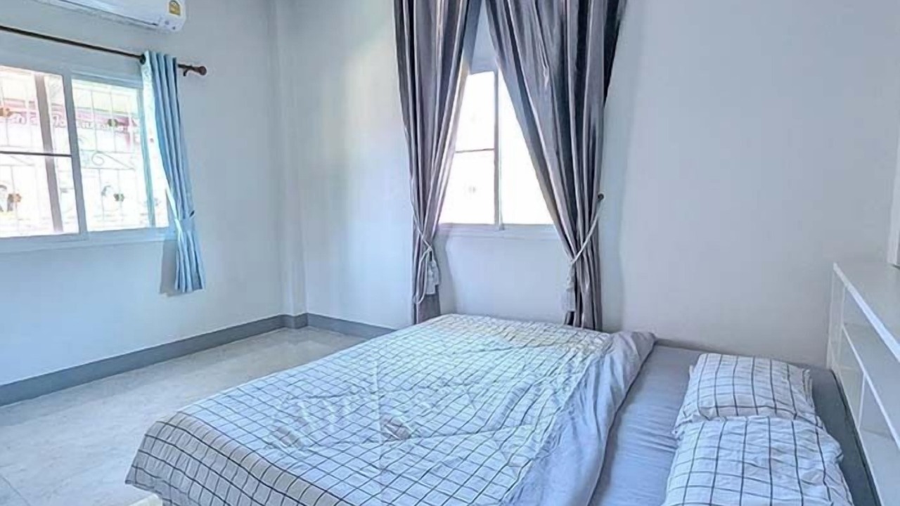 Photo of Bedroom in Mae Jo