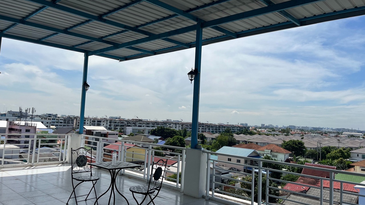 Photo of Patio Balcony in Don Muang