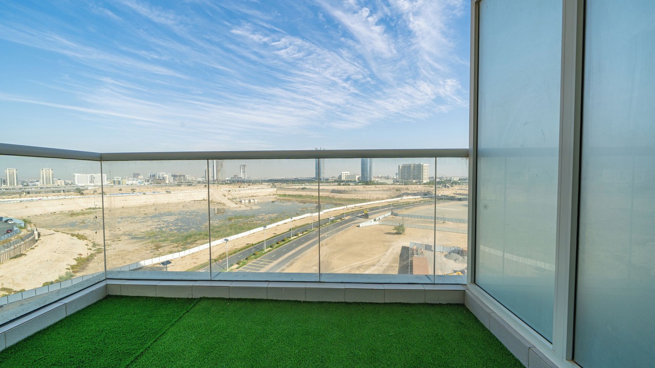 Photo of Patio Balcony in Dubai Sports City