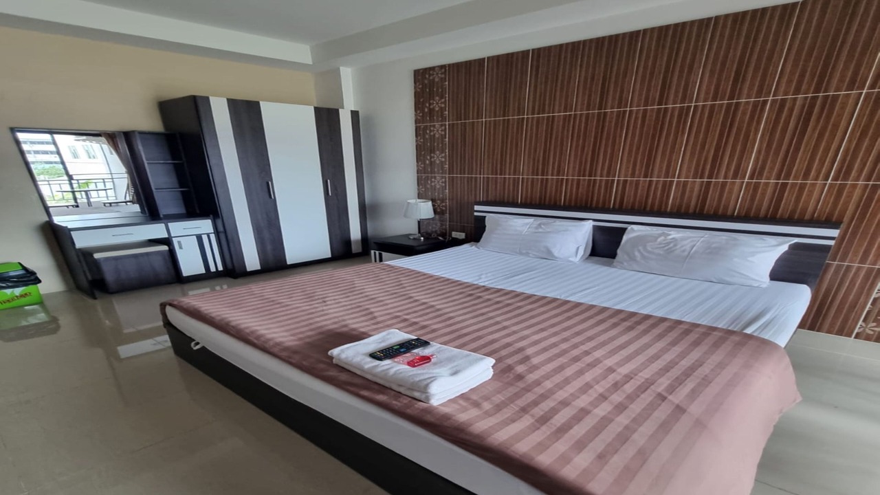 Photo of Bedroom in Ang Thong