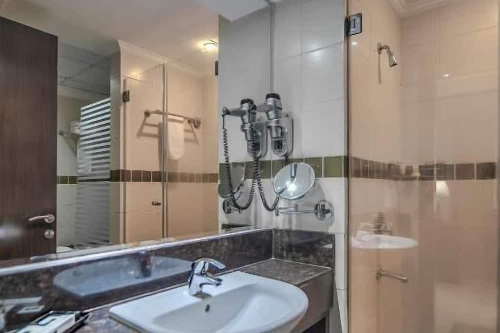 Photo of Bathroom in Al Barsha 1