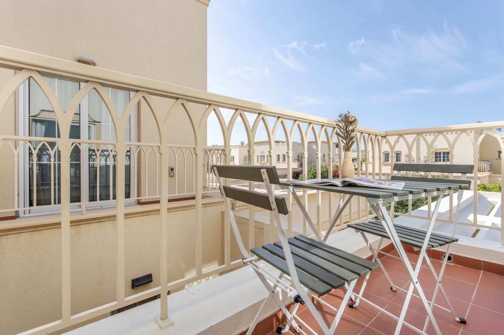 Photo of Patio Balcony in Al Barsha