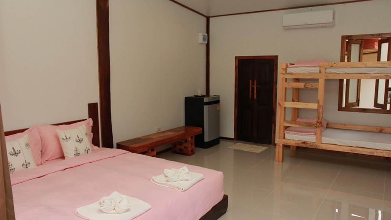 Photo of Bedroom in Amphawa