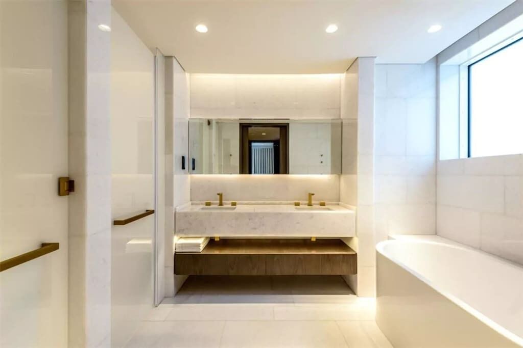 Photo of Bathroom in Palm Jumeirah