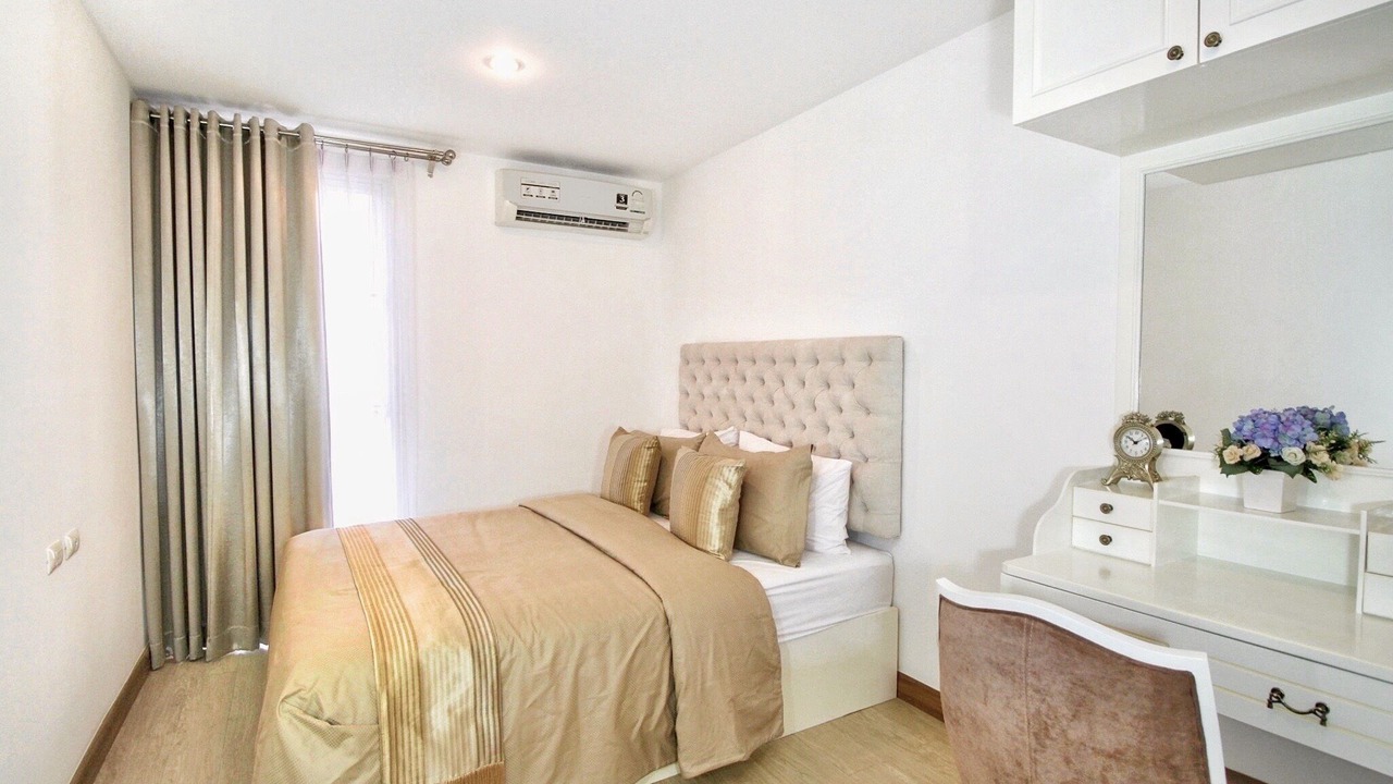 Photo of Bedroom in Khlong Tan Nuea